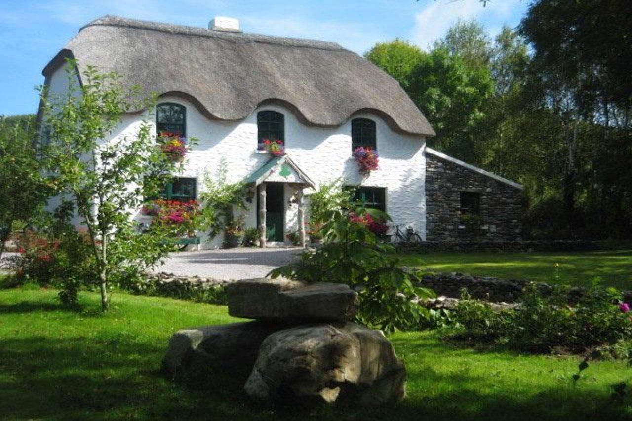 Lissyclearig Thatched Cottage Кенмеър Екстериор снимка