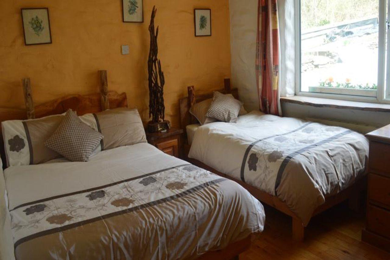 Lissyclearig Thatched Cottage Кенмеър Екстериор снимка