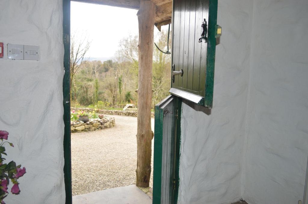 Lissyclearig Thatched Cottage Кенмеър Екстериор снимка